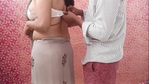 Aunty caught nephew’s big dick while he closing her bra hook