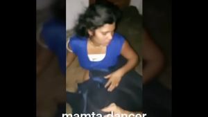 Desi girl showing pussy ass