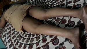 DESI HOUSEWIFE WITH BEAUTIFUL THIGHES