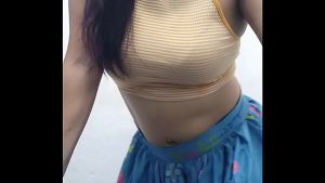 dime cuales son tus fetiches conmigo para hacerlos realidad. hermosa latina invita a sus usuarios a visitar la pagina de SARITACOKETA en XVIDEOS.COM