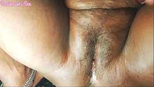 इंडियन महिला ने जोरदार धक्का दे कर खिरा से चोदाई करी