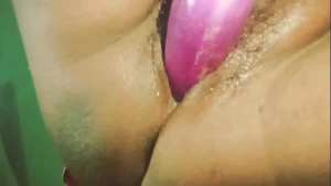 इंडियन लड़की ने बैंगन से बहुत चूदाई कि