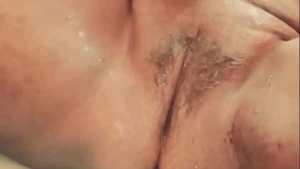 इंडियन हाउसवाइफ ने बड़ा लंड से चोदाई किया