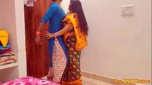 किन्नर नें बड़ी चूचियों वाली गरम भाभी को पटाकर चोद ड़ाला।