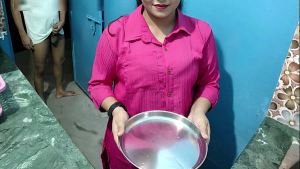 गाँव की खूबसूरत बड़े स्तनों वाली भाभी को देवर के बड़े लंड से रसोई में चोदा