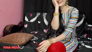 देसी प्रिया ने अंकल के सोए लंड को चूस-चूस कर जगाया और फिर उछल-उछल कर चुदी | साफ़ हिन्दी आवाज मे इंडियन वीडियो