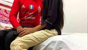 दोस्त की विधवा हॉट सौतेली माँ की बड़ी गांड और टाइट चूत की जोरदार चुदाई फुल HD हिंदी Xvideo