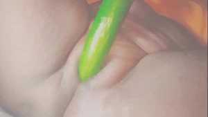 भारतीय महिला ने सब्जी से सेक्स किया