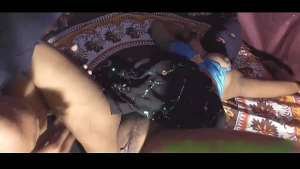 सादी में  जा रही थी देवर ने नसे में  चुदी येसे चोदा मेरी चीख निकल गई हिंदी अवाज में बहुत चुदाया सरा पनी मेरी चूत में डाल दिया नाभि में लंद डाल दी और जबरदस्त इंतजाम