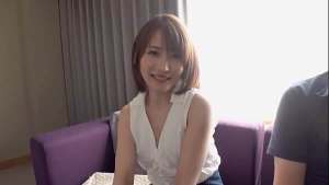 パート1〈超ラブラブ夫婦からリクエスト→ヤバ…このチ○ポ良すぎッ→種付け懇願SEX〉某ポルノサイトでセックスのHow to動画を全世界に配信する超ラブラブ夫婦が登場！エッチな姿を旦那に見せたい！奥様からリクエスト！旦那の隣でねっとり手コキ&フェラ！相性良すぎて理性ぶっ飛び絶叫アクメ連発！！旦那に内緒で延長戦！もう旦那チ○ポでは満足できない！中出しSEX！！！