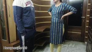 Fitness slut Desi saarabhabhi goes pantyless to gym & gets skull fucked hard