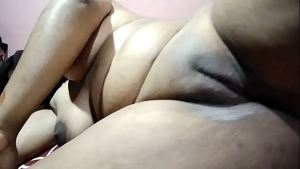 Girlfriend ko nanga kar ke chudai kiya hotel me