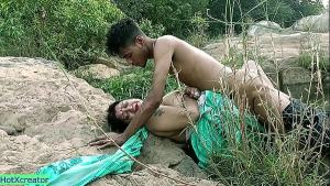 Hot Aunty fucking with 18yo boy!! Viral Hindi Outdoor Sex