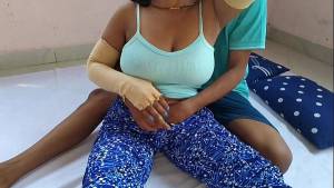 Hot sexy sexy bhabhi got hot after watching sex video, she looked at brother-in-law and said, come brother-in-law, please fulfill my desire for sex, I am yearning, then brother-in-law and sister-in-law had sex