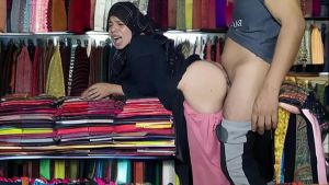 Indian Housewife sex in cloth shop