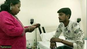 Indian sexy kamwali aunty hardcore sex for job! Reality sex