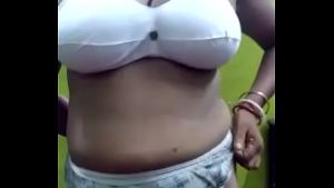 INSIAN SEXY AUNTY BIG BIG BOOBS OR PUSSY SHOW.