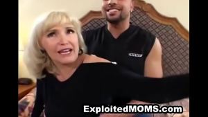 Lonely Housewife fucks a Black Cock in Milf Sex Video