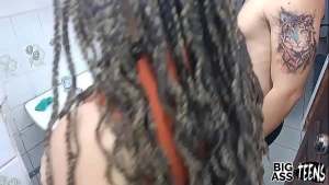 Me caliente y me folla a mi hermanastra que tiene un culo grande y me corro en su boca Xvideos Big Ass