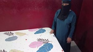 Muslim maid Bhabhi fucked by Maulvi for stealing anklet