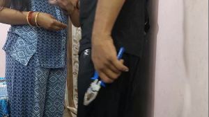 Pinki Bhabhi Seduces TV Mechanic For Sex because she inable to Pay Service Bill