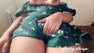 Real amateur Indian Aunty masturbates her pussy on webcam | XXX INDIAN PORN