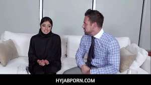 Seducing Bosses Super Rich In Hijab
