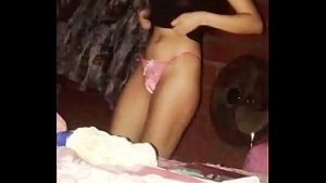 sobrina colombiana envía videos sexuales por error