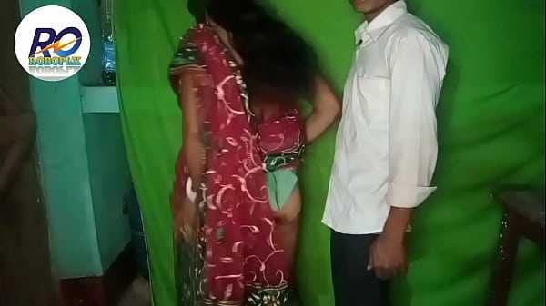 Bhabhi ko ghori stalege me ghar me chudai