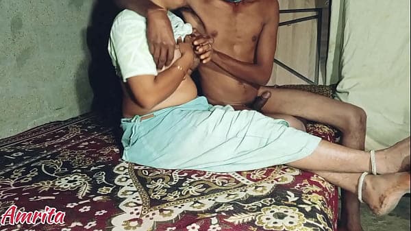 bhabhi ko raat me jor se choda in house Hindi audio. step sister ki chudai.