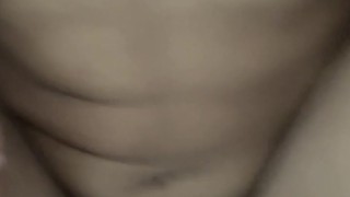 Comparto a mi esposa y otro hombre se corre en su coño y uso su leche como lubricante