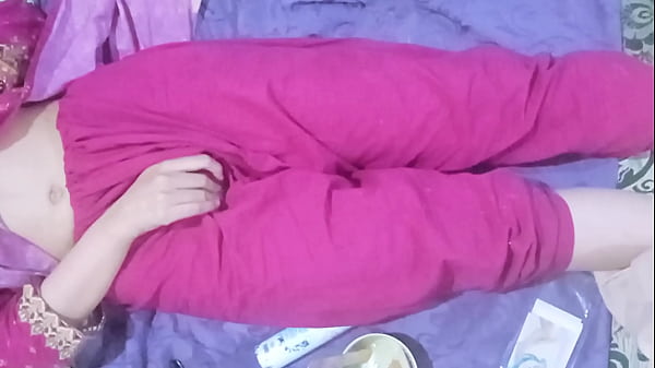 Desi house wifes pussy hair cutting husband shave to wife clean shave the hair