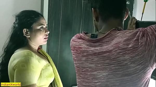 Divorce Bhabhi ko Electrician ne accha se Chuda!