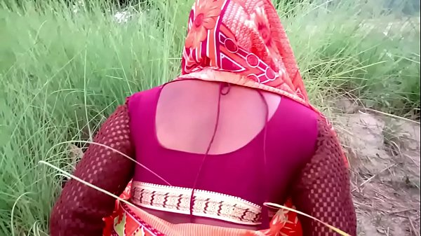 भाई की बीबी को खेत मे चोदा