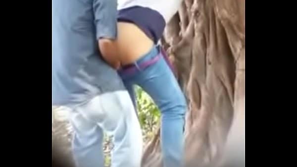 gf ki gand fati chudai by bf in jungle