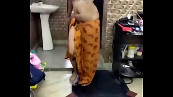 Hindi girl sexy dance with audio rubbing pussy