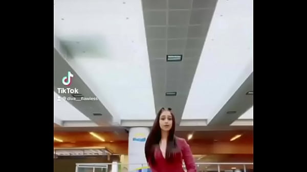 Hot chick shows desi