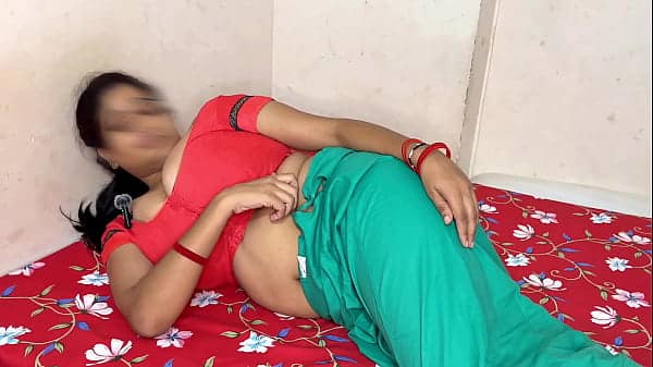 Hot Landlady Aunty Got Foot Massage and Big Ass fucking with Tenant Boy