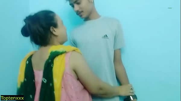 Indian Bengali Aunty Erotic Sex with New Nokor! With Clear Audio