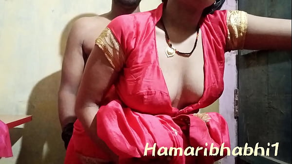 Indian bhabhi hot sex at home.