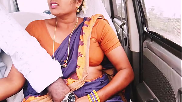 Indian maid car sex Telugu dirty talks and pissing.
