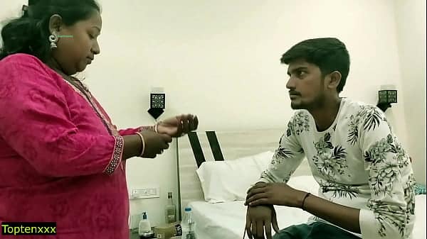 Indian sexy kamwali aunty hardcore sex for job! Reality sex