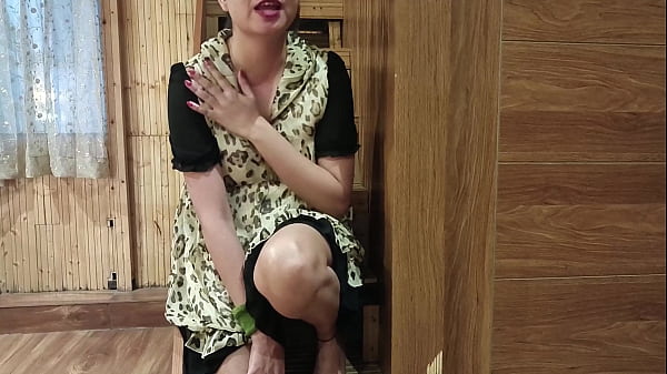 Indian Step Father Thrust His Penis Into the Step Daughter’s Womb Very in Hindi