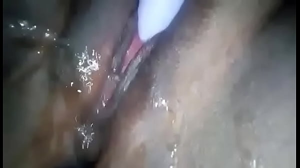Me manda video masturbándose (squirt al final)