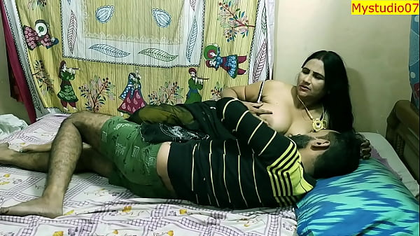 My sexy milf bhabhi comes my room.. My penis going mad for her pussy!