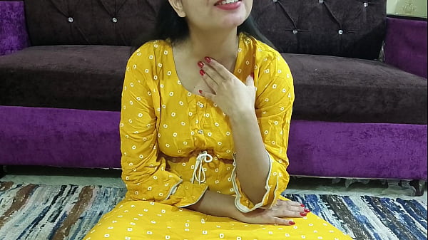 Saarabhabhi bahut hi khubsurat hai salwar aur suit very sexy Saara bhabhi