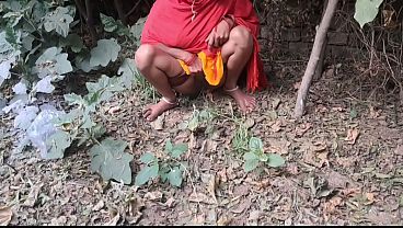 Satin Silk Saree Muslim Aunty Desi indian lover openly boob press outdoors and