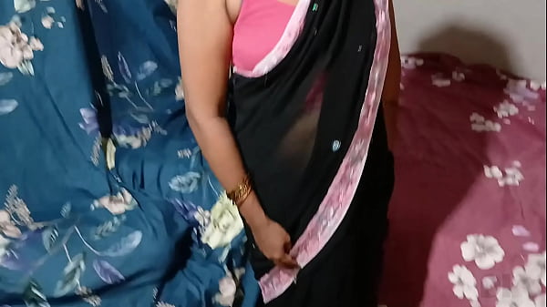 Sexy maid caught Desi Wife
