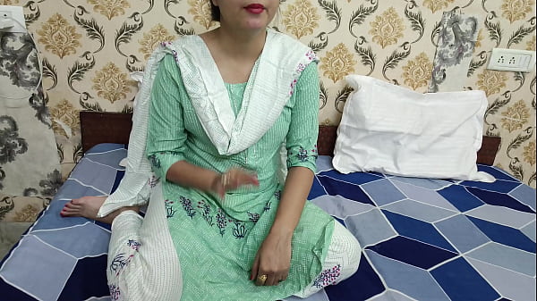 Step-Mom Saara multiple Squirts and ejaculate Ovum while so hard fucked and sucked with clear Hindi audio