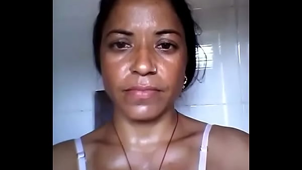 Suman Dhunwa sexy aunty